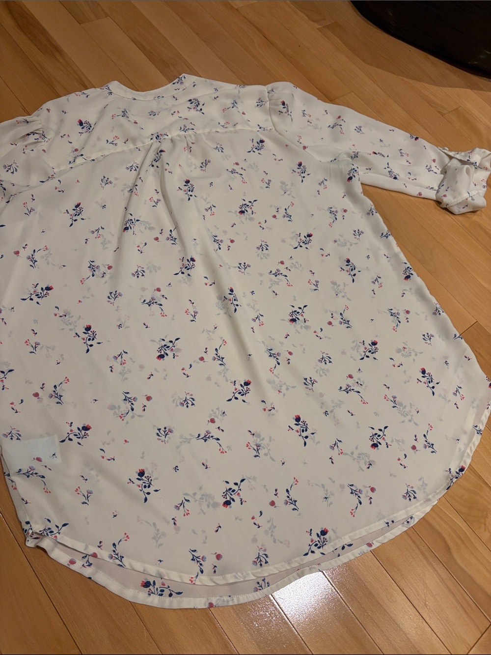 VEUC Women's Penmans Long Sleeve Cream Floral Henley Blouse - size XL - Picture 15 of 16